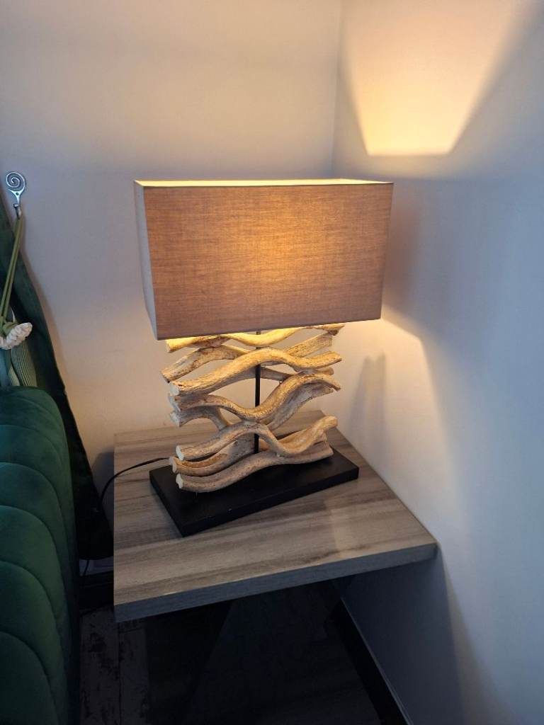 Stylish Driftwood Table Lamp – Beige Shade
