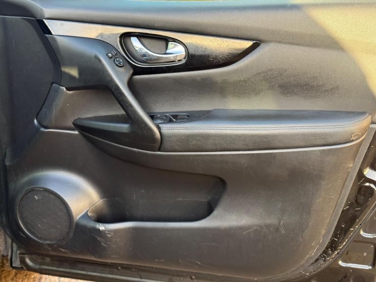 2016 Nissan Qashqai 1.6 dCi Tekna XTRON 2WD Euro 6 (s/s) 5dr Diesel