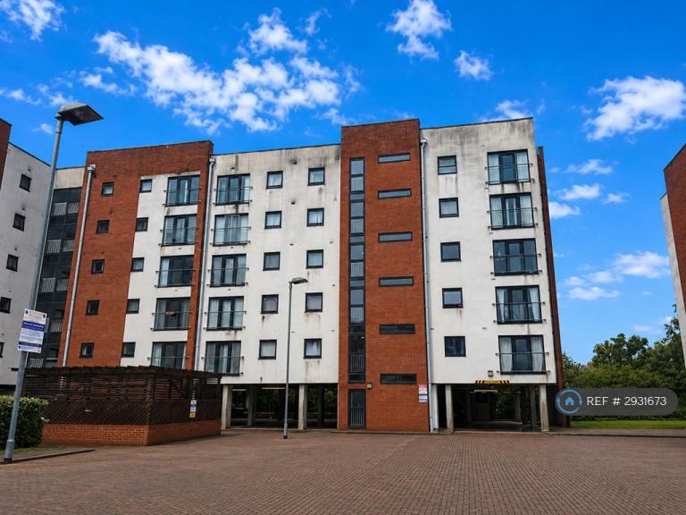 3 bedroom flat in Ladywell Point, Salford, M50 (3 bed) (#2931673)
