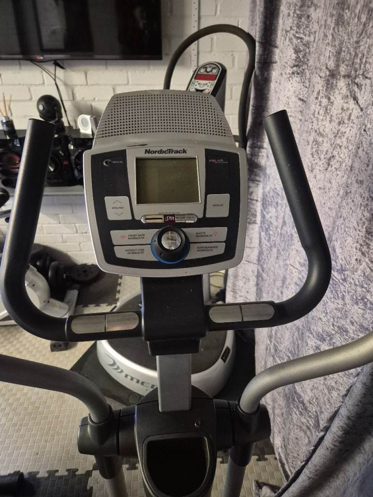 Nordik track cross trainer