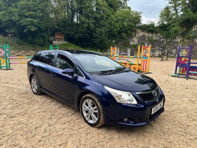 Toyota avensis , well loved and looked after always, priced to sell £1495 px poss