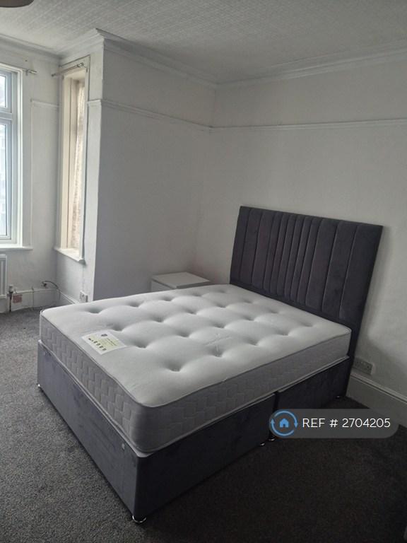 1 bedroom in Melfort Rd, London, CR7 (#2704205)