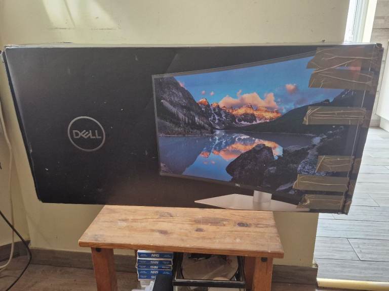Dell UltraSharp U3421WE 34" IPS LED 4K Curved Widescreen Monitor