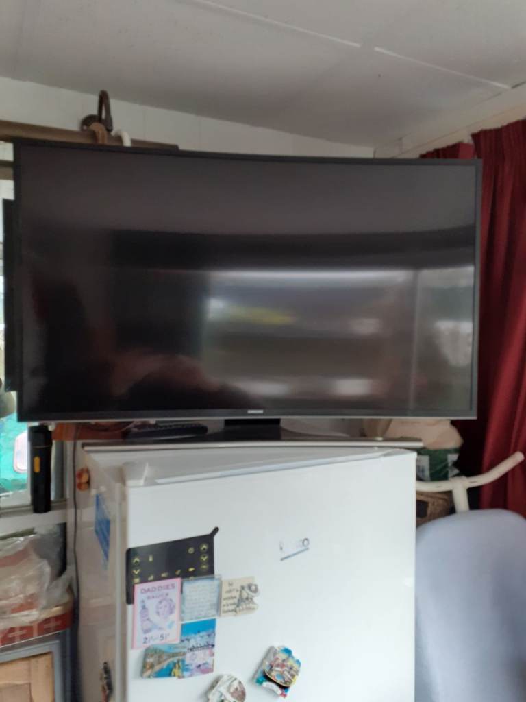 image for Samsung curved screen 40"