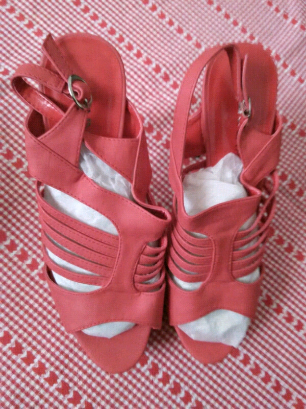 Ladies size 6 red shoes