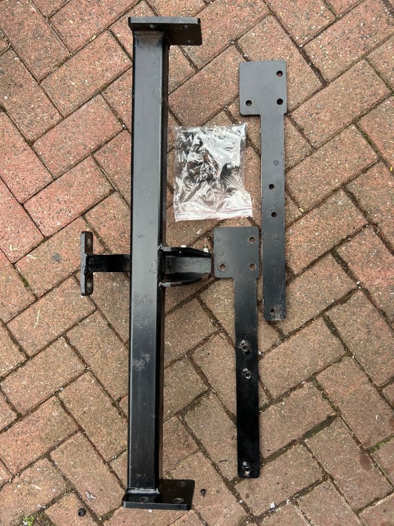 Mondeo estate 2013 mk4 tow bar used  with bolts .