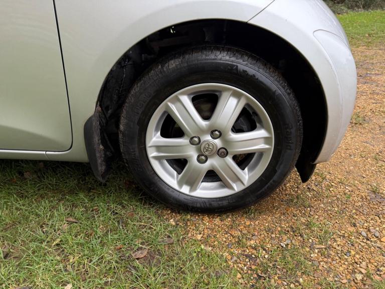 2009 Toyota IQ 1.0 VVT-i 2 Euro 4 3dr HATCHBACK Petrol Manual