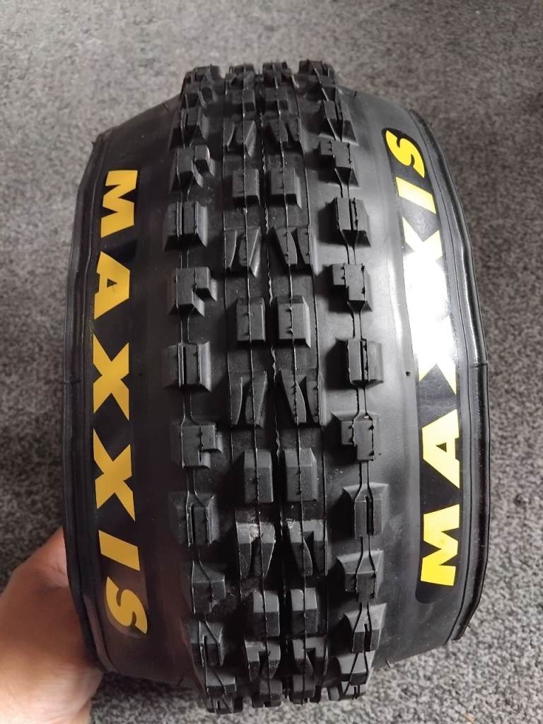 Maxxis minion DHF 27.5 X2.50WT EXO TR tubeless ready bike tyre new 