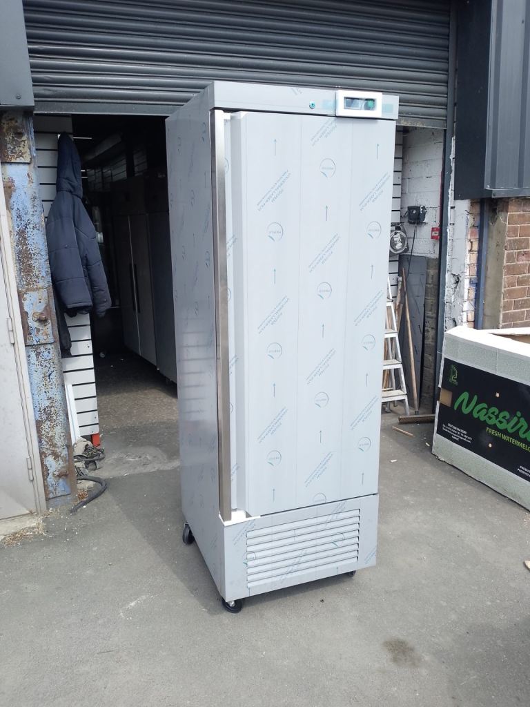 Commercial kitchen fridge stainless steel single door upright fridge new 68*81*204cm
