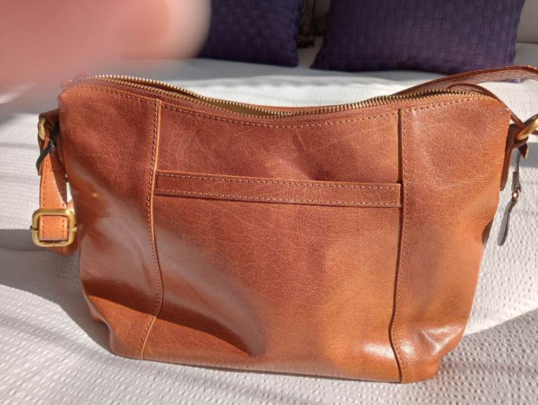 Tan Leather Shoulder Bag – Excellent Condition