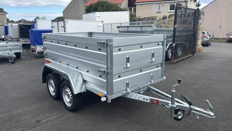 BRAND NEW 7,7FT X 4,2FT TWIN AXLE DOUBLE BROADSIDE TRAILER 750KG UN BRAKED