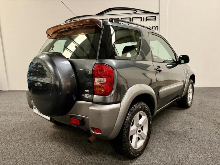 2006 Toyota RAV4 2.0 XT3 3dr ESTATE PETROL Manual