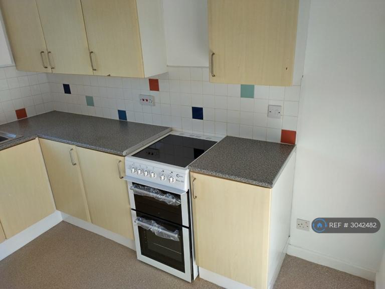 1 bedroom flat in Coniston Court, Millom, LA18 (1 bed) (#3042482)