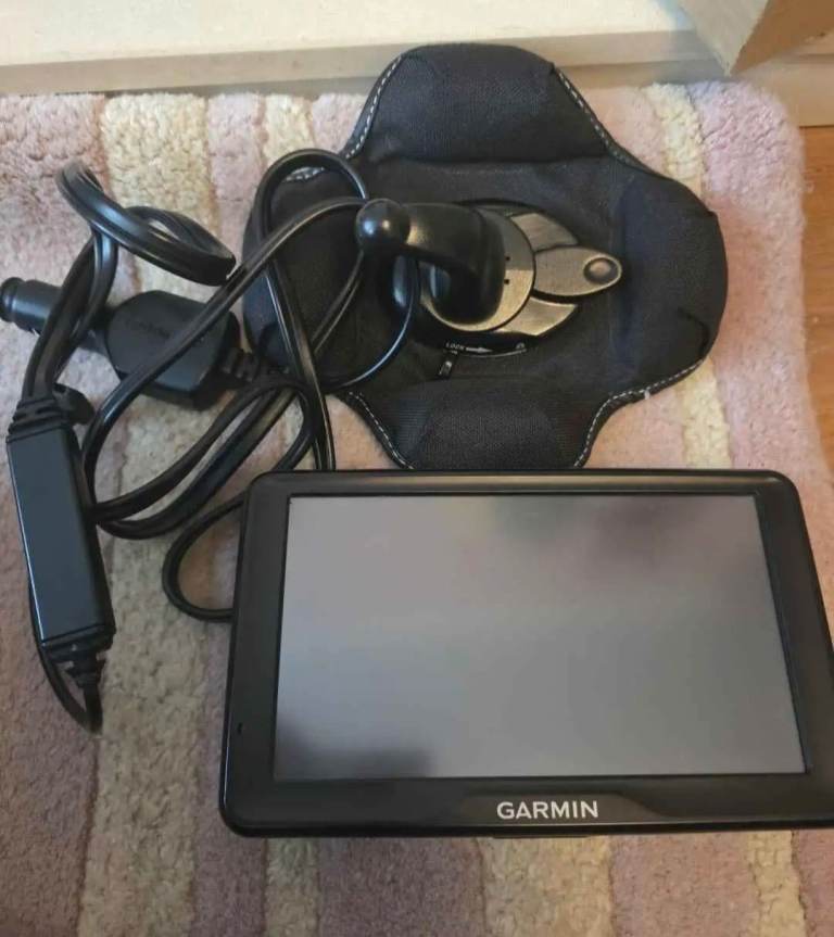Garmin nüvi 2797LM 7" Sat Nav – Updated Europe 2027 Maps – Mount & Charger