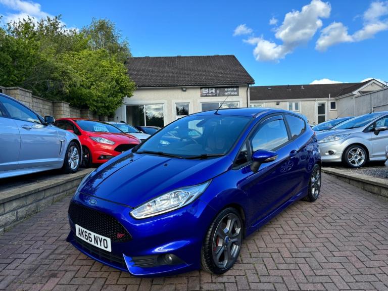 2016 Ford Fiesta 1.6T EcoBoost ST-3 Euro 6 3dr HATCHBACK Petrol Manual