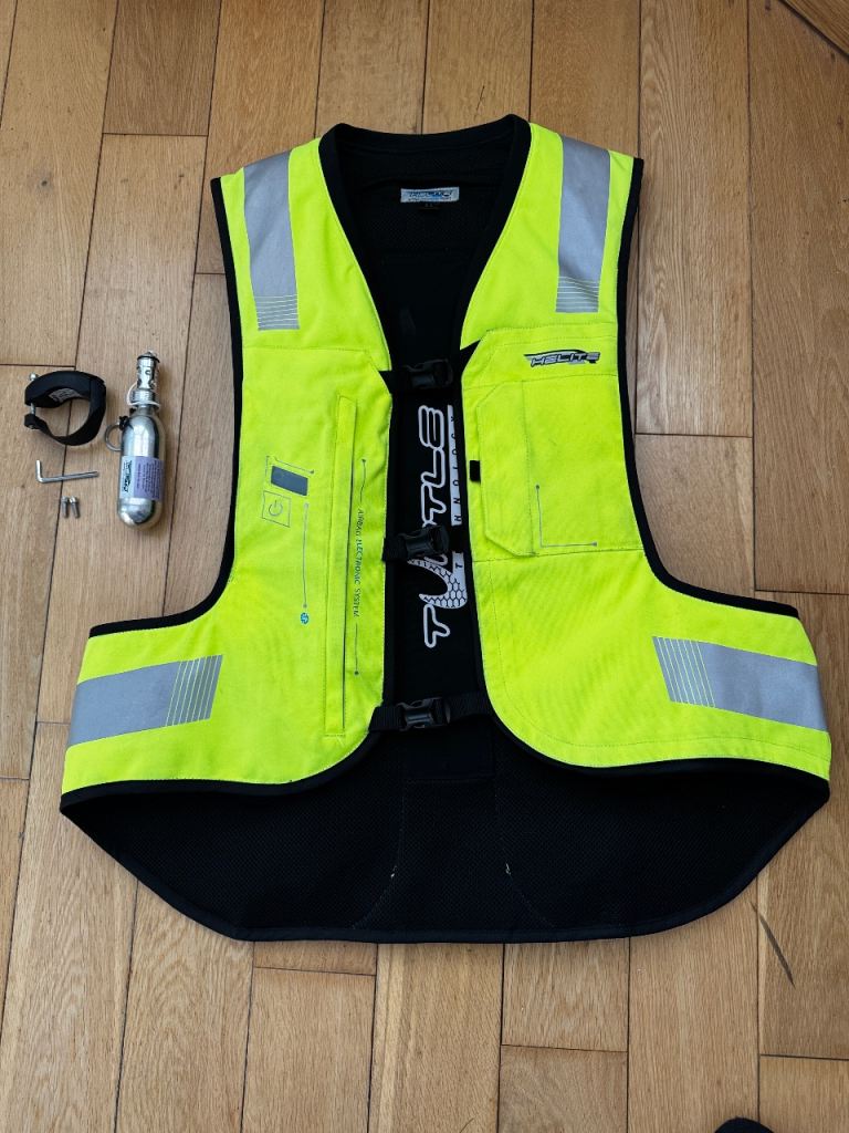 Helite turtle 2 electronic airbag with fork attachment and spare cylinder 