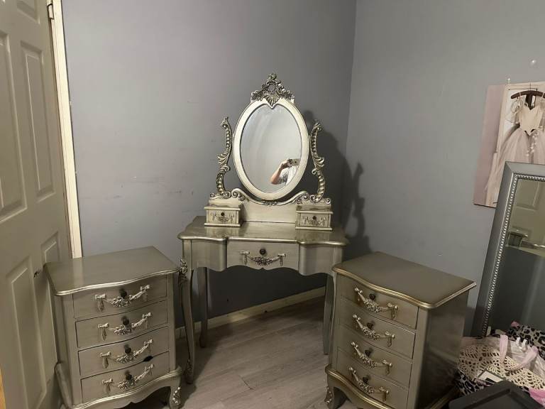 image for Dresser & mirror 