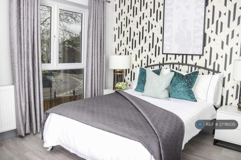 5 bedroom house in Butterworth Path, Luton, LU2 (5 bed) (#2776035)