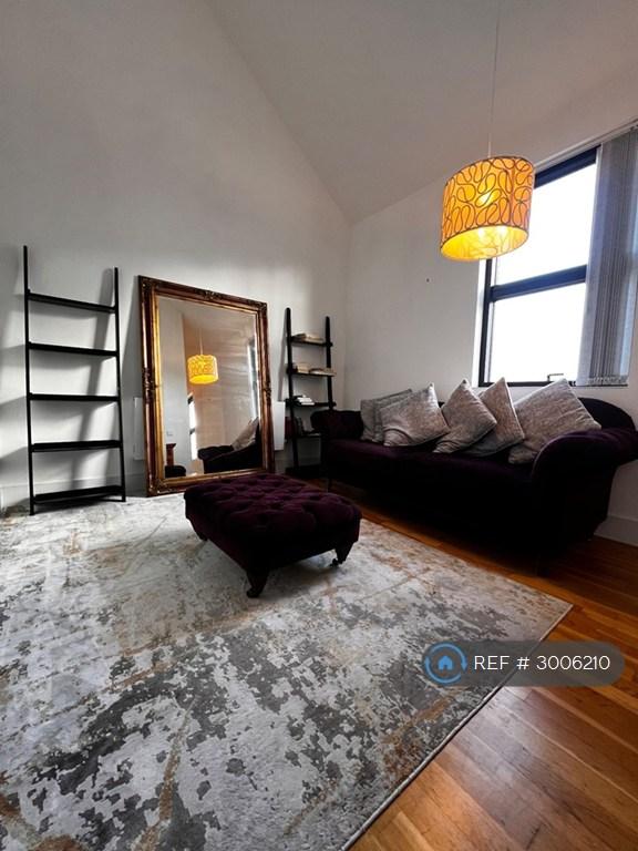 2 bedroom house in Ash St, Salford, M6 (2 bed) (#3006210)
