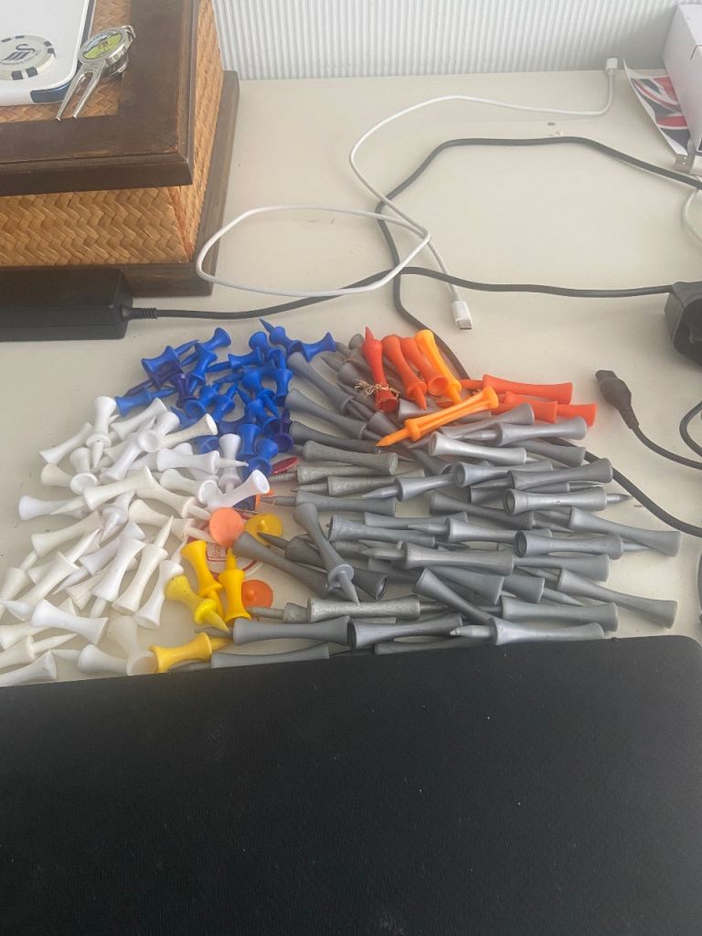 Large bag if 120 golf tees plus markers including Arsenal