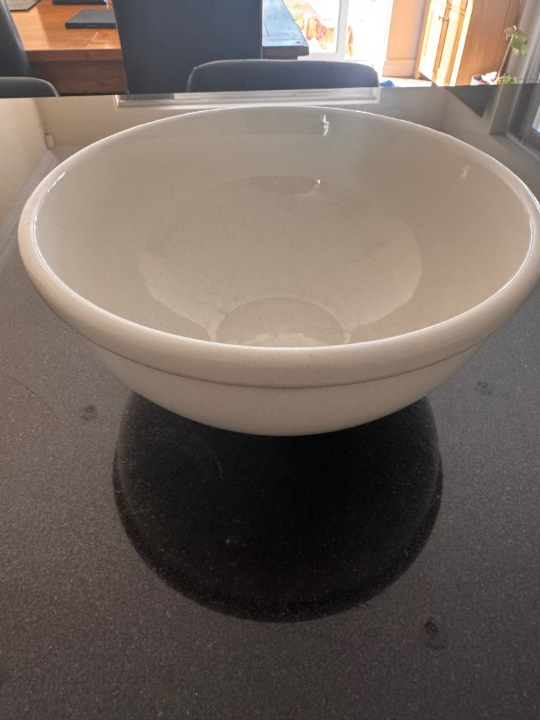 Large White Ceramic Mixing Bowl – Good Condition