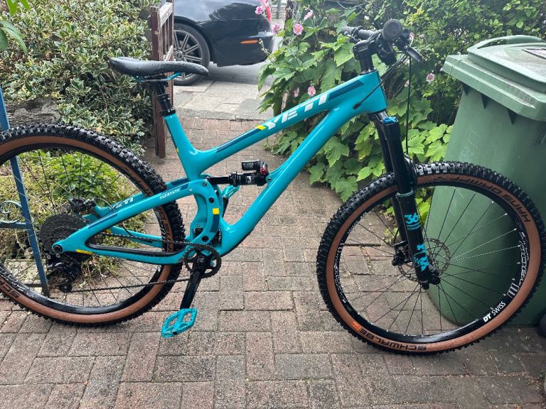 Yeti sb5.5 carbon mountain bike 