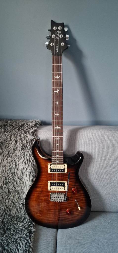 PRS SE Custom 24 in Black Gold Burst *MINT CONDITION*