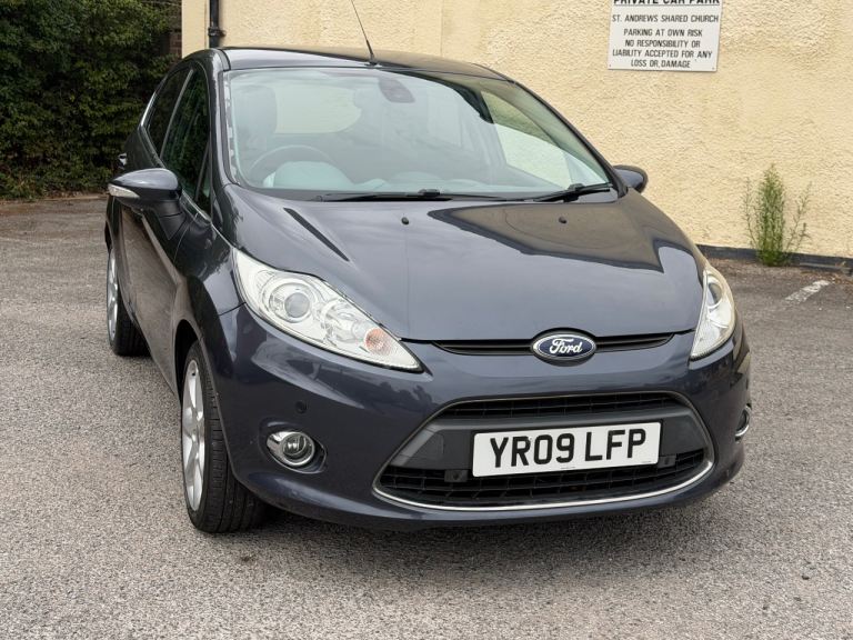 Automatic Ford, FIESTA, Titanium Hatchback 1.4 Petrol 5 doors Low Mileage 