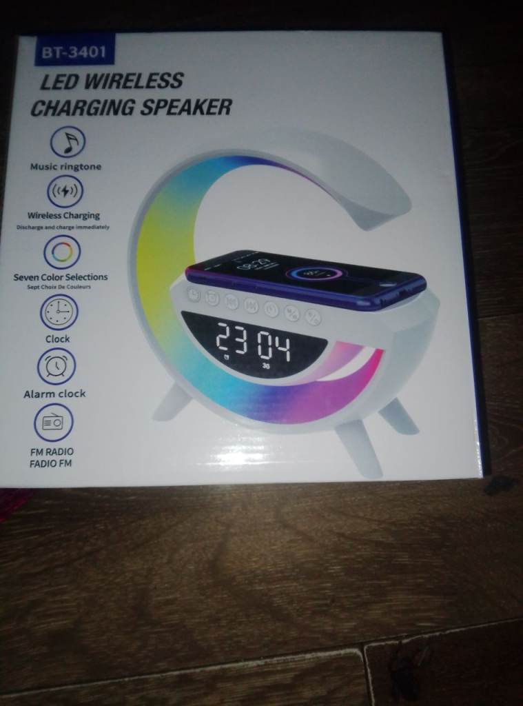 Wireless charging speaker 