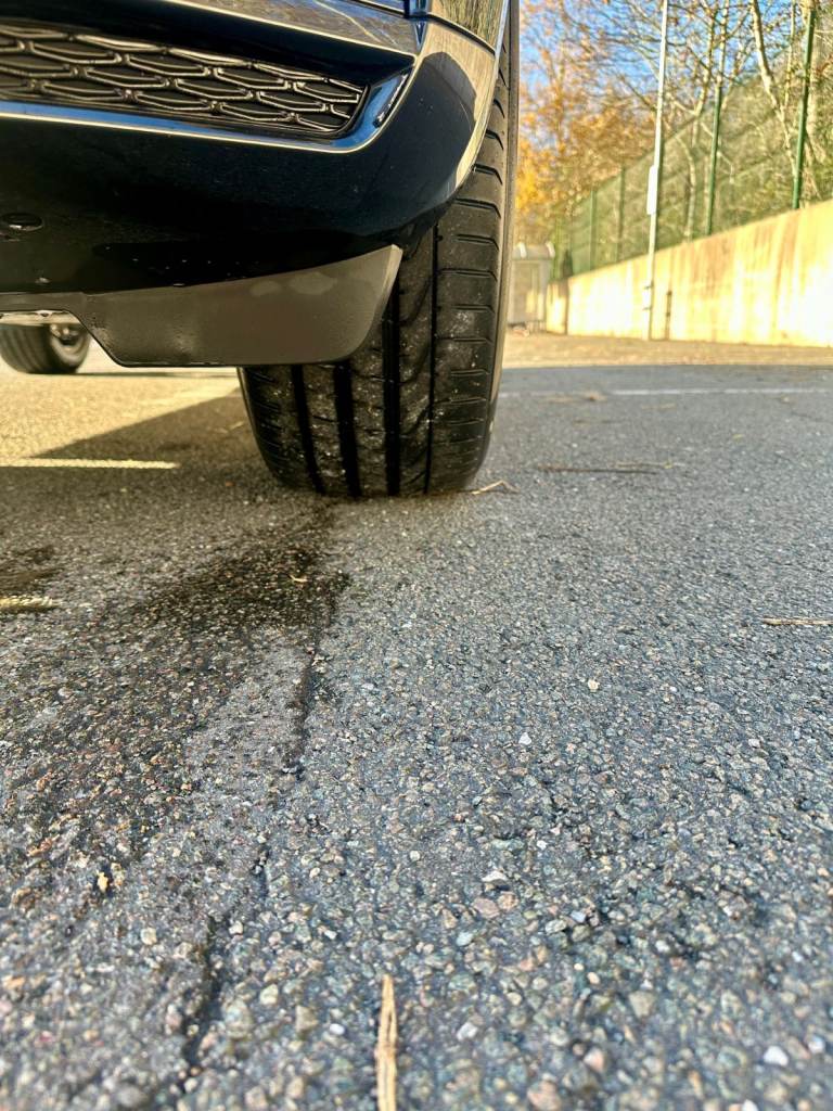 2023 Jaguar F-PACE 2.0L Diesel Santorini Black R Dynamic Black Edition