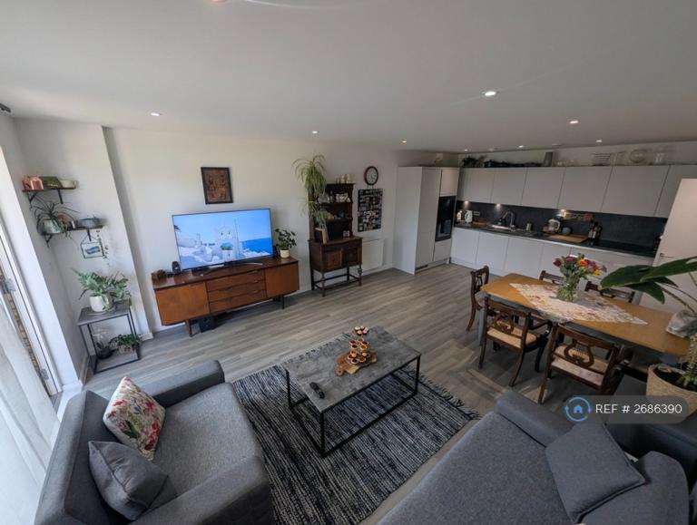 1 bedroom in New Oxford Court, Hounslow East, TW3 (#2686390)