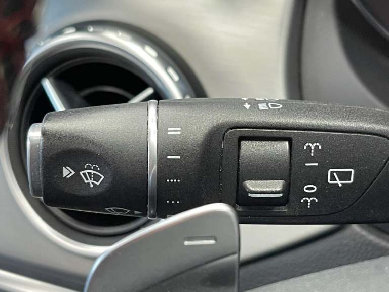 2017 Mercedes-Benz GLA 2.0 GLA250 AMG Line (Premium Plus) SUV 5dr Petrol 7G-DCT 4MATIC Euro 6 (s/...