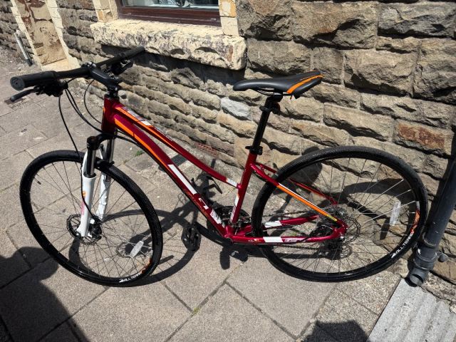 GT TRANSEO 5.0 HYBRID BIKE UNISEX MENS WOMEN BICYCLE 18 FRAME