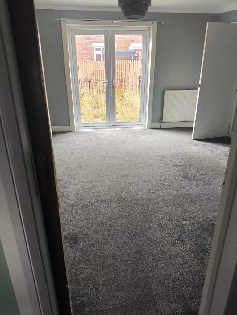 3 Bedroom Mid Terraced House 