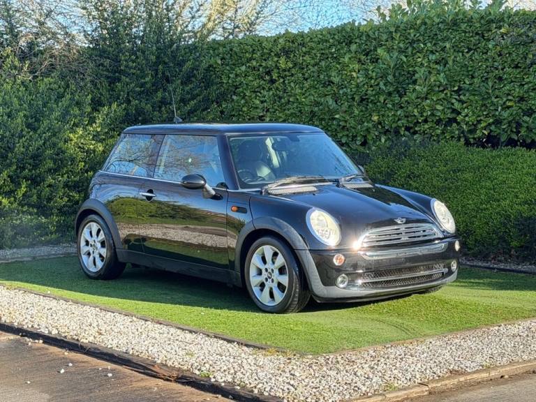 2004 MINI Hatch 1.6 Cooper Hatchback 3dr Petrol CVT Euro 4 (116 bhp) Hatchback Petrol Automatic