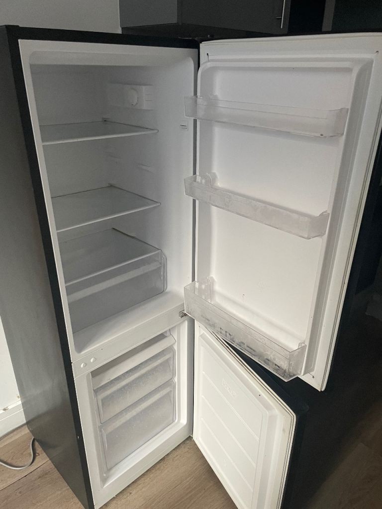 Fridge freezer 