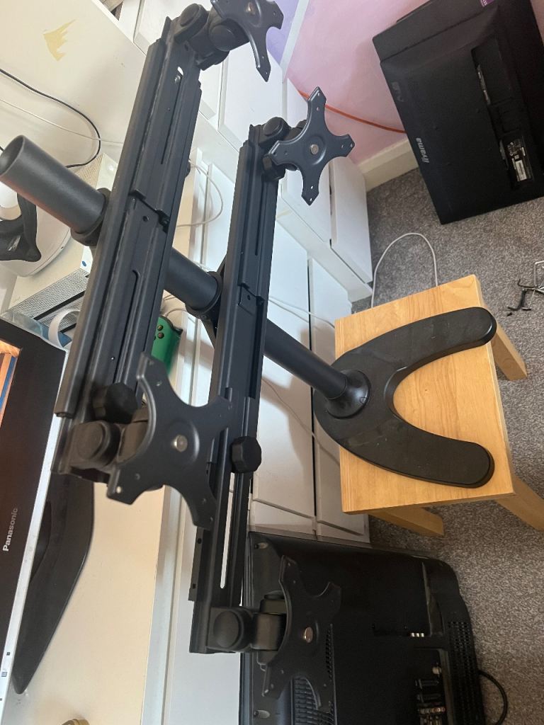 Quad Monitor Desk Mount Stand – Black, Good Condition