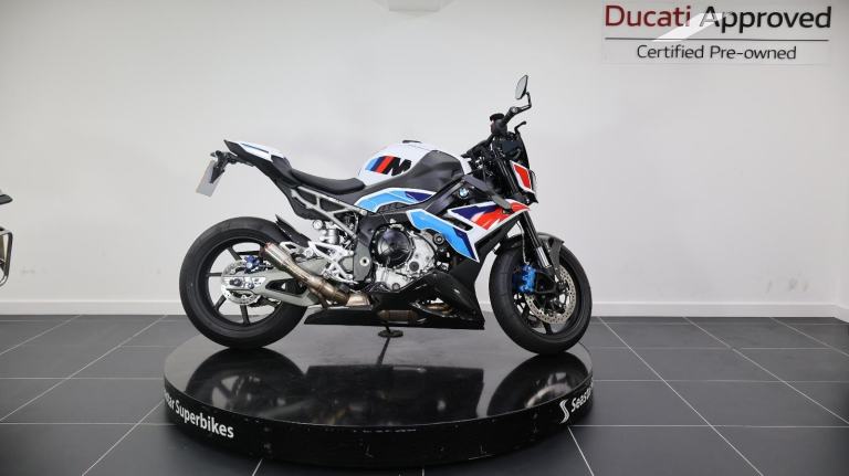 BMW M 1000 R - 2025 - 875 MILES