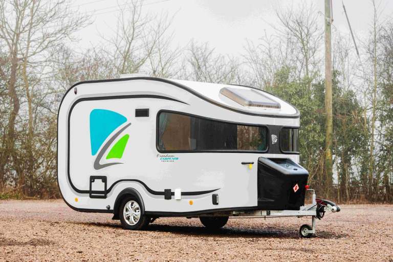 Freedom Carpento 360 - Lightweight 3 berth caravan with bathroom - 750kgs