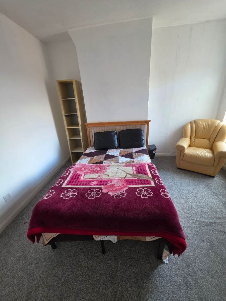 Room availabel 