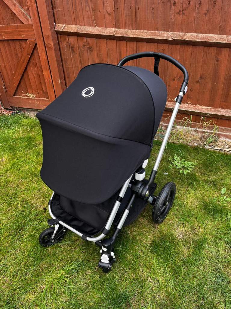 Bugaboo Cameleon 3 Plus Alu/Black Pushchair and CabrioFix Bundle