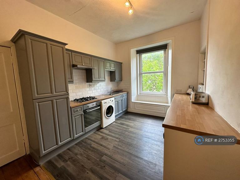 2 bedroom flat in Roseburn Place, Edinburgh, EH12 (2 bed) (#2753355)