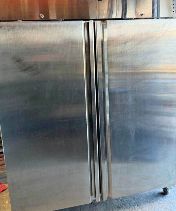 Comercial fridge 