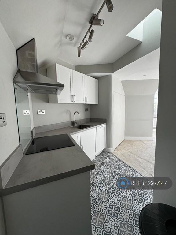 1 bedroom flat in Willesden Lane, London, NW6 (1 bed) (#2977147)