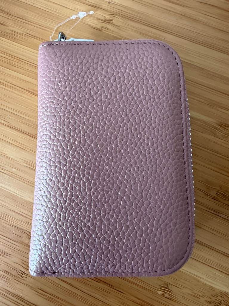 New without tag Pink Leather Cards Wallet