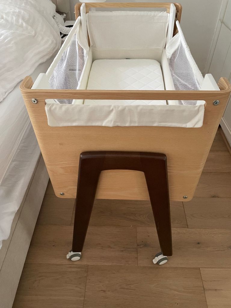 White Wooden Bedside Crib with Mattress – Excellent Condition