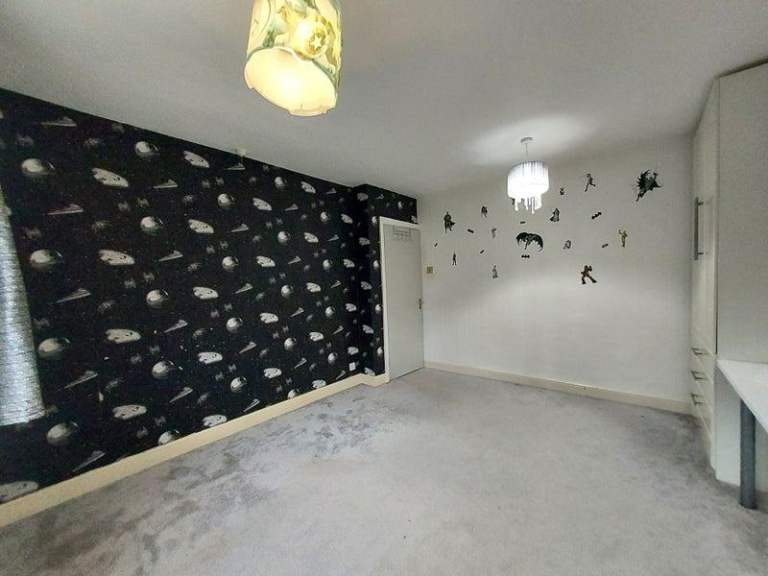 3 bedroom house to rent in B14 Short term