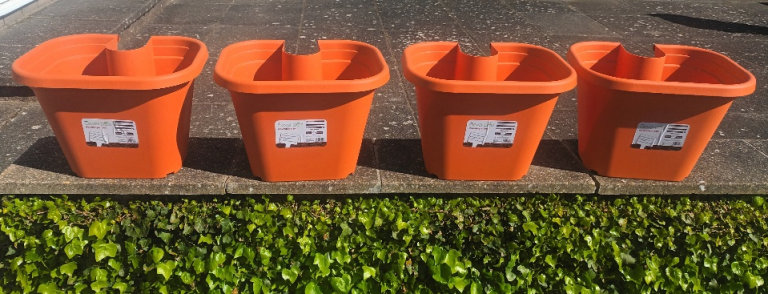 New 4 Garden Pots For Base of Drainpipes