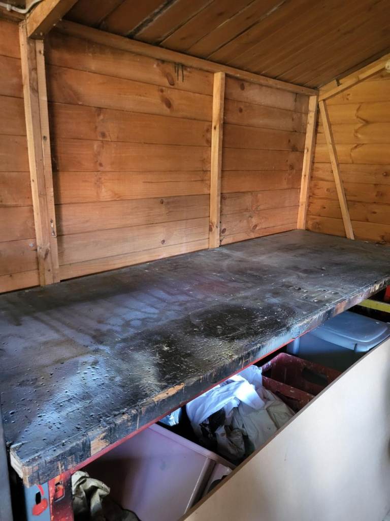 Work bench with metal frame