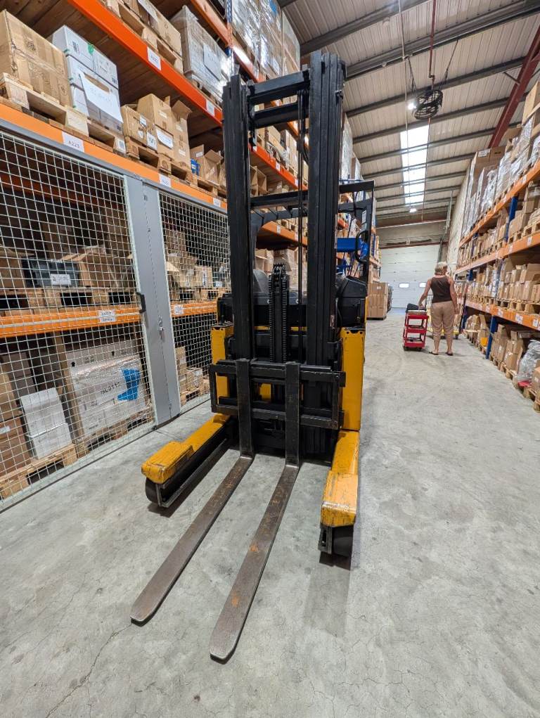 Hamech R5.16S Reach Truck + Charger Forklift TN12